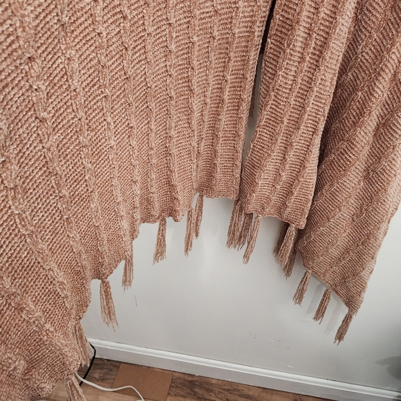 LuLaRoe One Size Chenille Button Front Shawl Tan Fringe Tassel Wrap Poncho - Picture 6 of 9